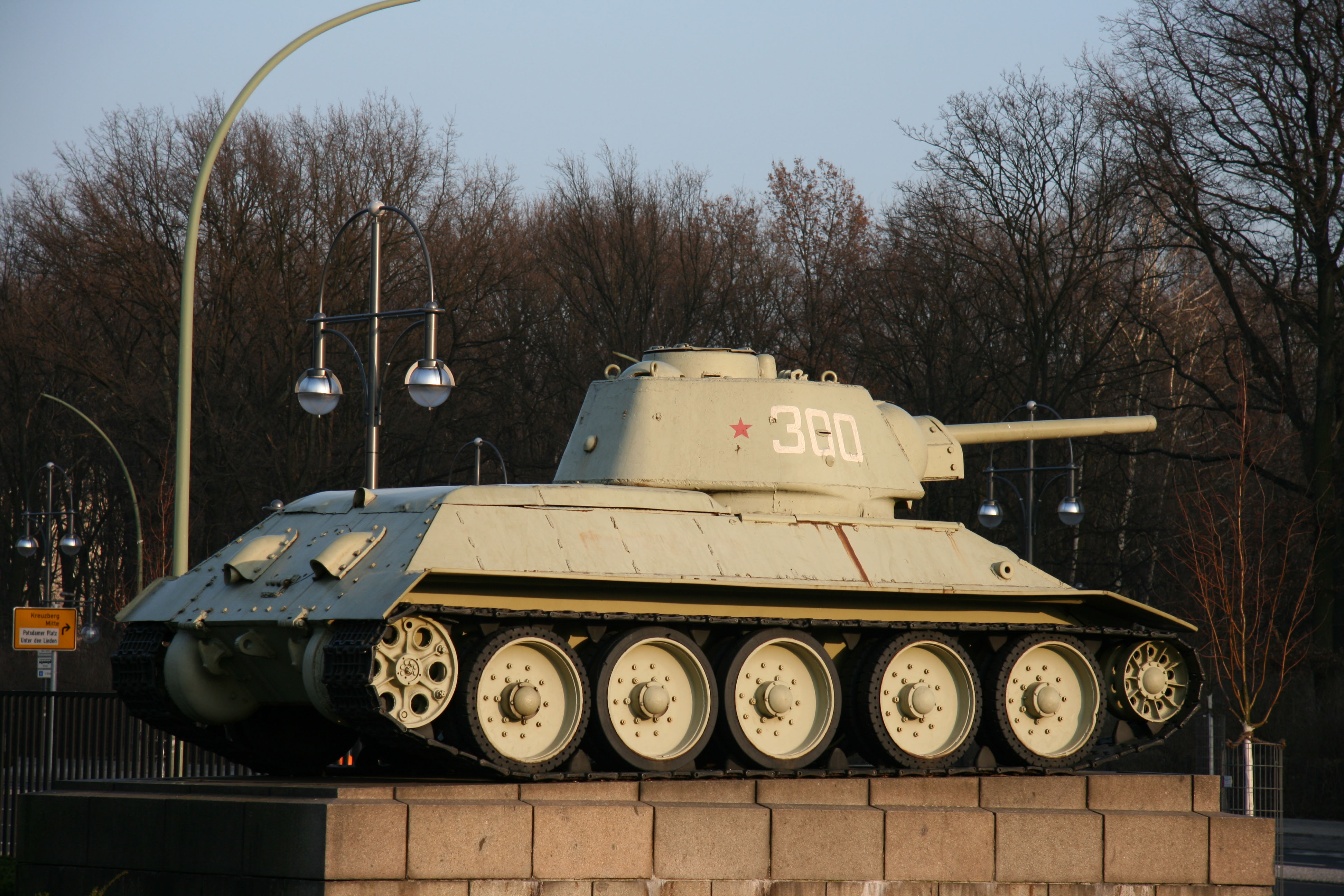 http://andberlin.com/wp-content/uploads/2012/06/tank-at-the-soviet-war-memorial.jpg